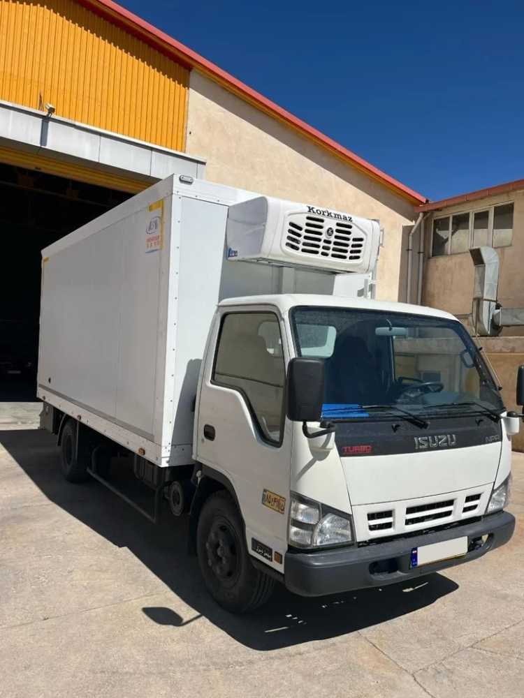 آگهی فروش کامیونت یخچالی ایسوزو NPR 75M
