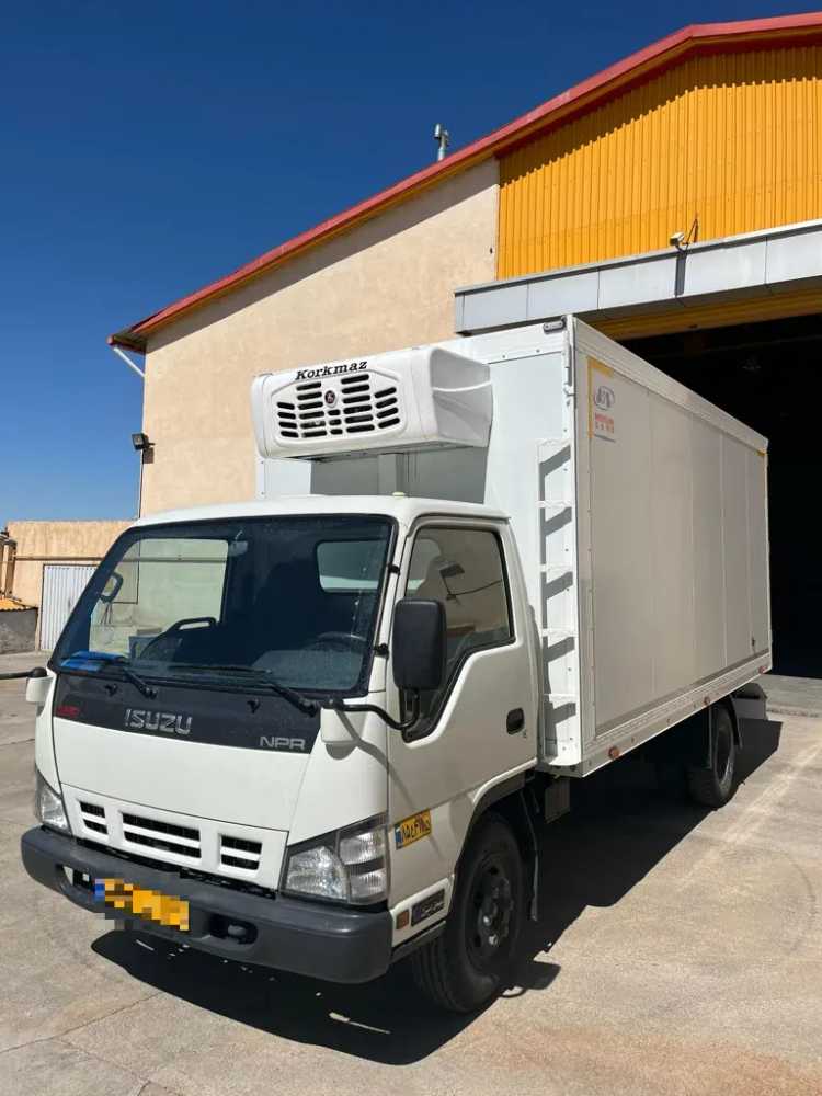 آگهی فروش کامیونت یخچالی ایسوزو NPR 75M