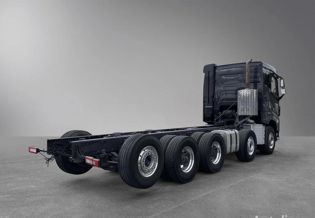 SC-105852-750-کشنده-ولوو