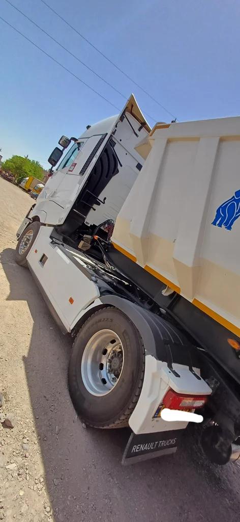 SC-105918-T-520-کشنده-رنو