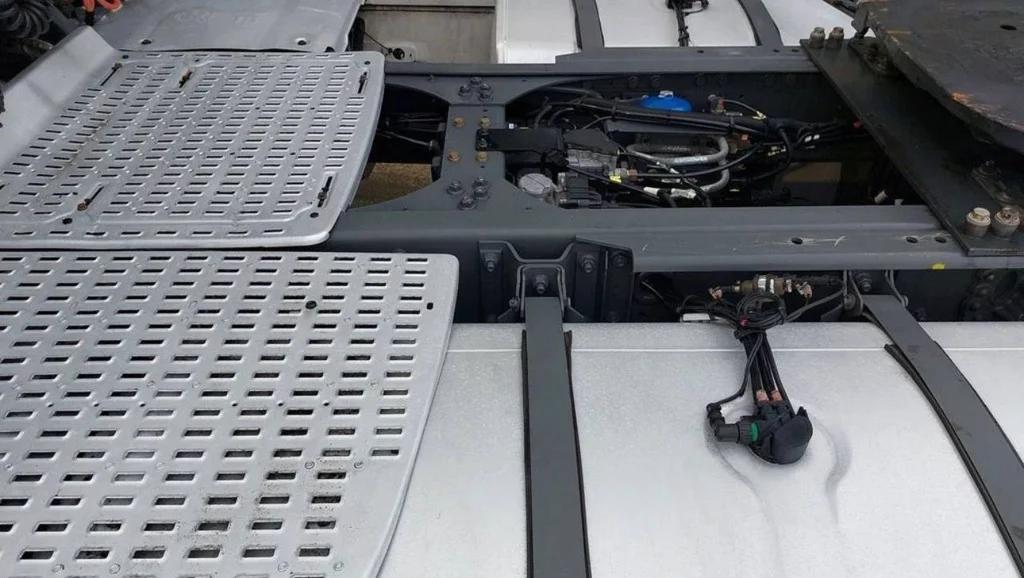 SC-105954-XF-480-کشنده-داف