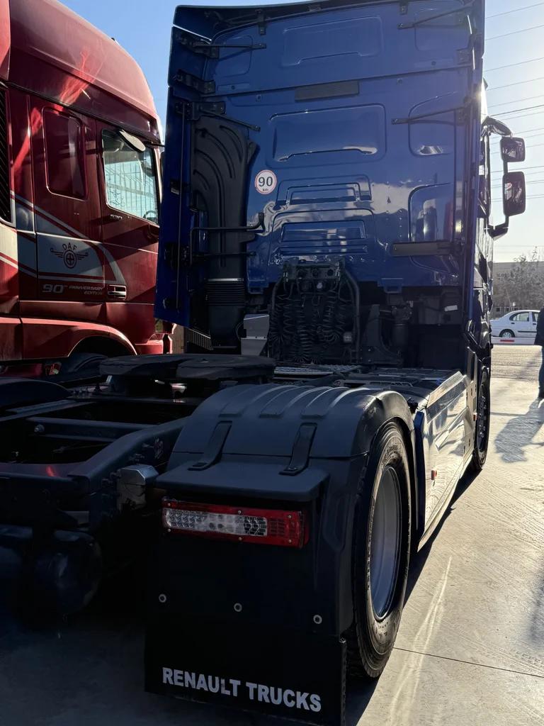 SC-105992-T-480-کشنده-رنو