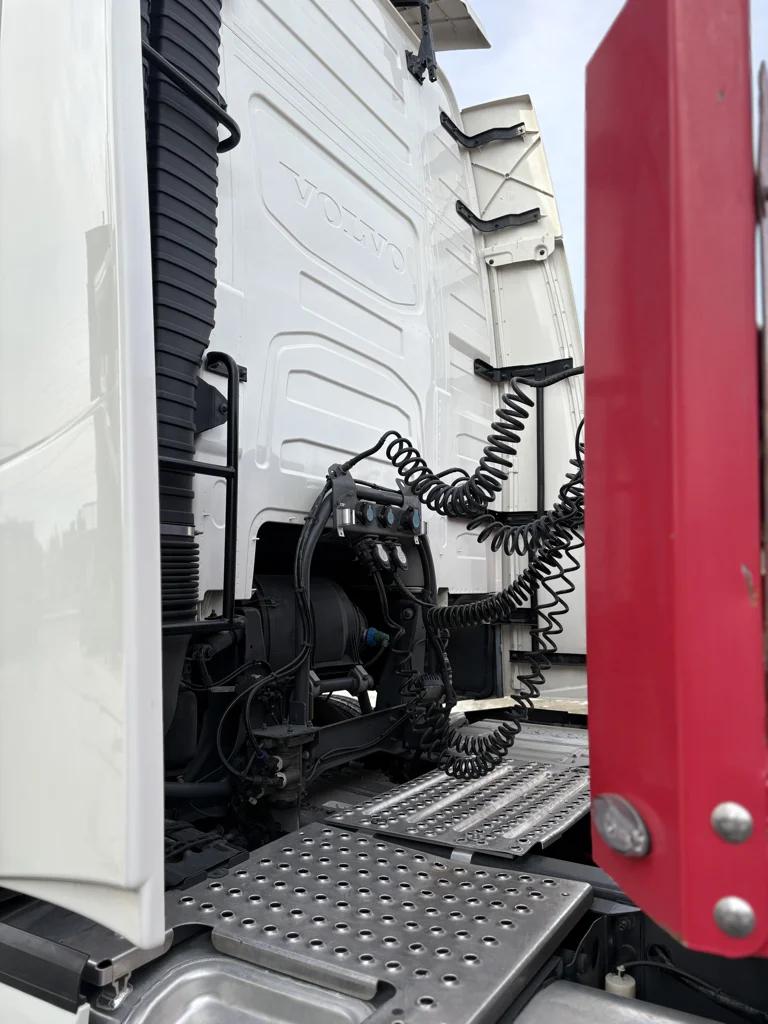 SC-106103-FH-500-کشنده-ولوو