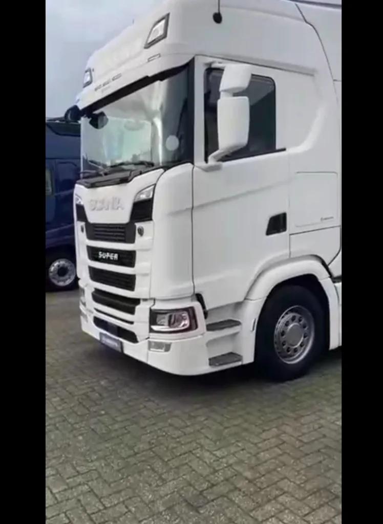 SC-106141-S-500-کشنده-اسکانیا