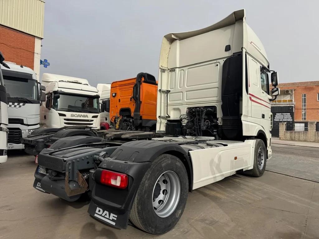 SC-106371-XF-530-کشنده-داف